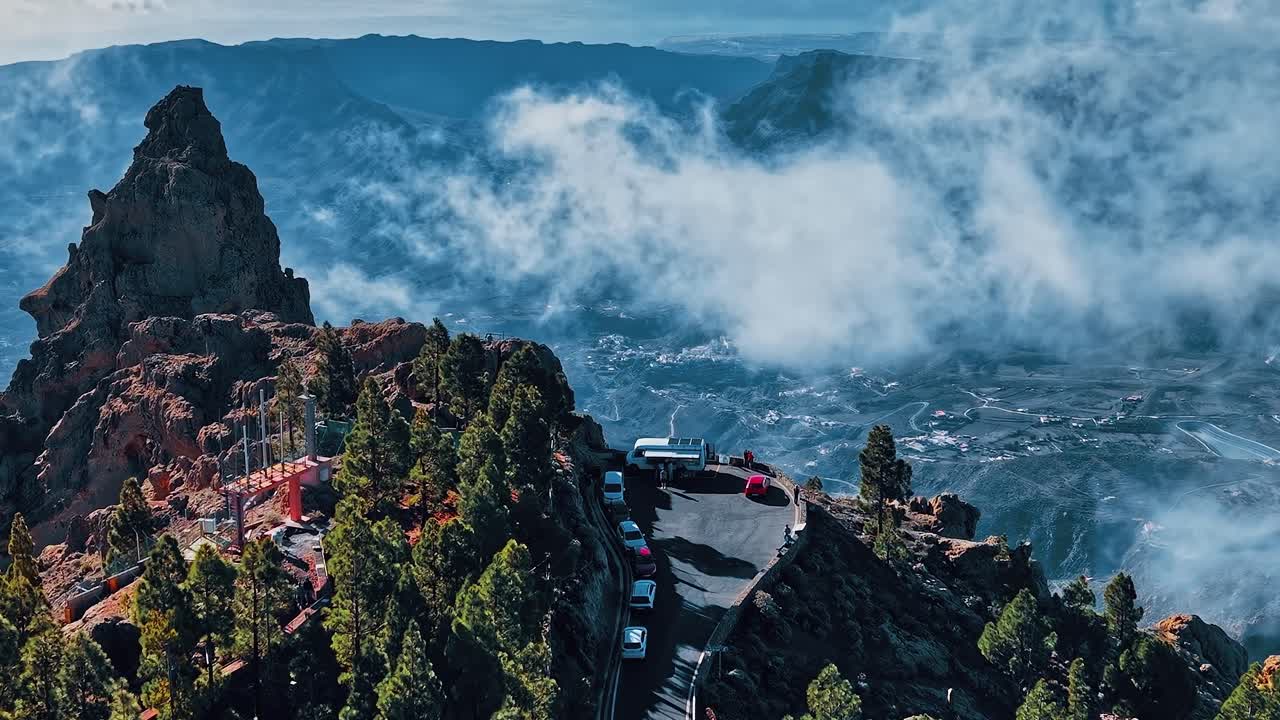 Panorami dalle scogliere di Gran Canaria, Spagna, in una giornata nuvolosa