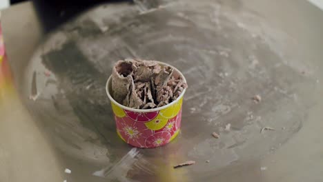 making shaved ice dessert