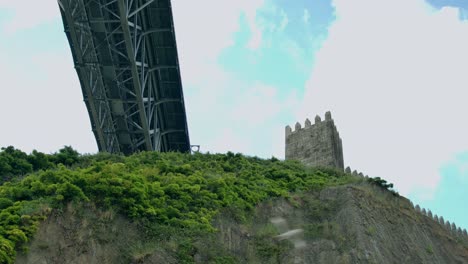 el puente luis i en oporto, portugal