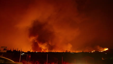 vientos de cuerda de lapso de tiempo ventilador humo y llamas de