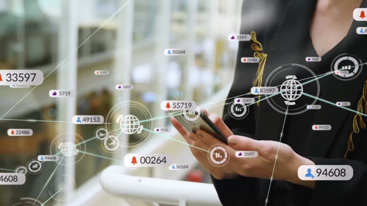 스마트폰을 사용하는 백인 여성에 대한 미디어 아이콘과의 연결 네트워크의 애니메이션