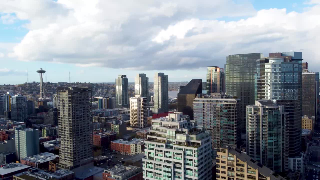 시애틀 일몰의 스페이스 니들 파노라마