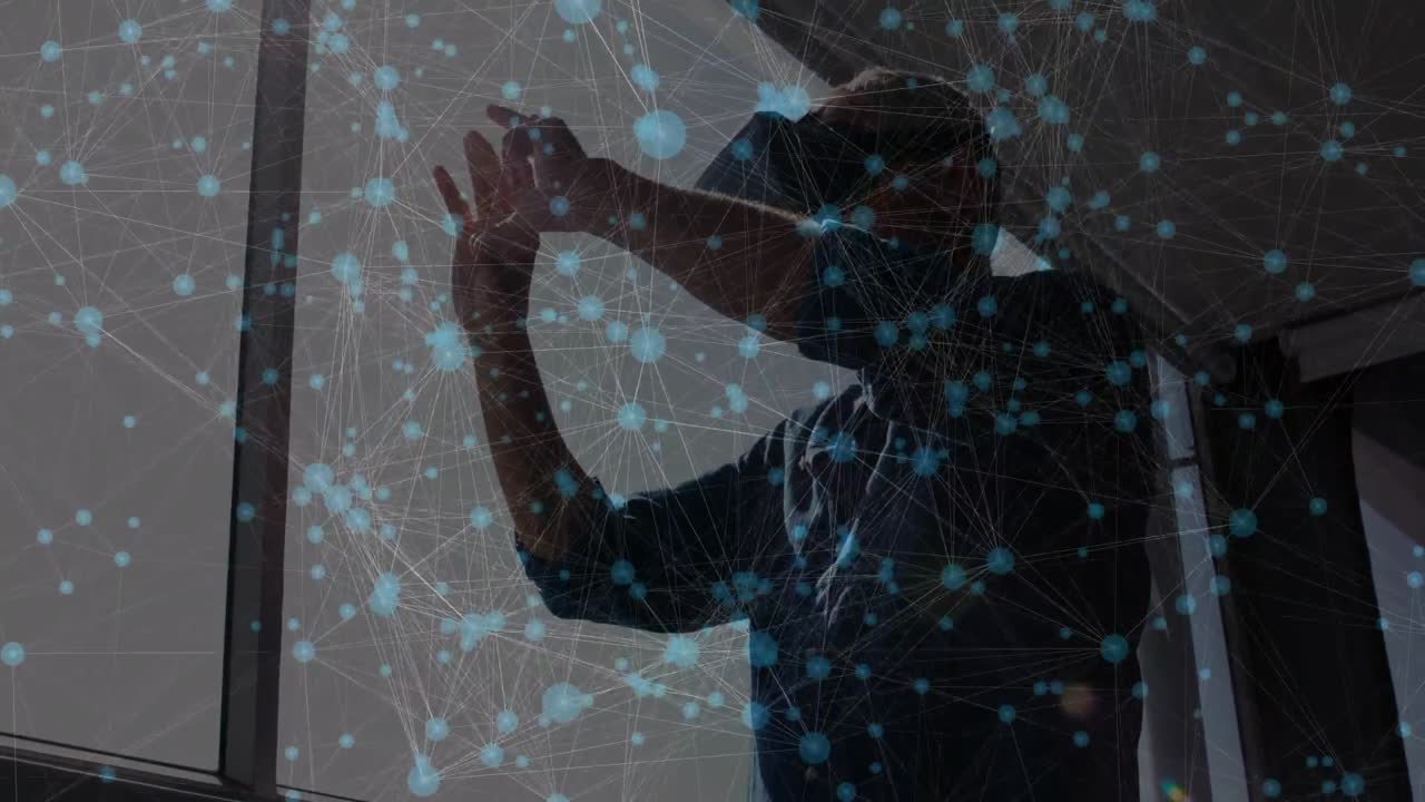 Animazione di connessioni su uomo caucasico con visore VR
