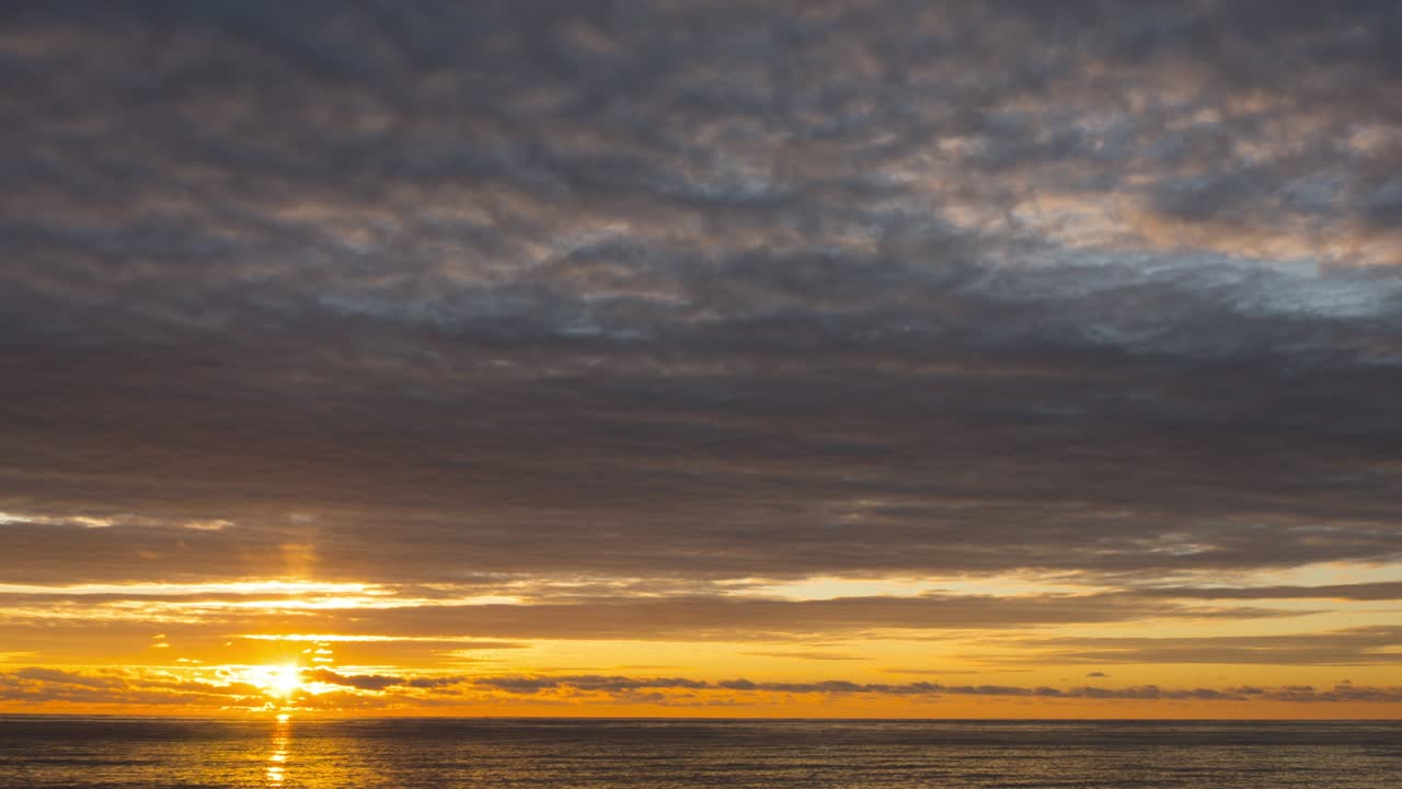 바가에서 아름다운 일몰