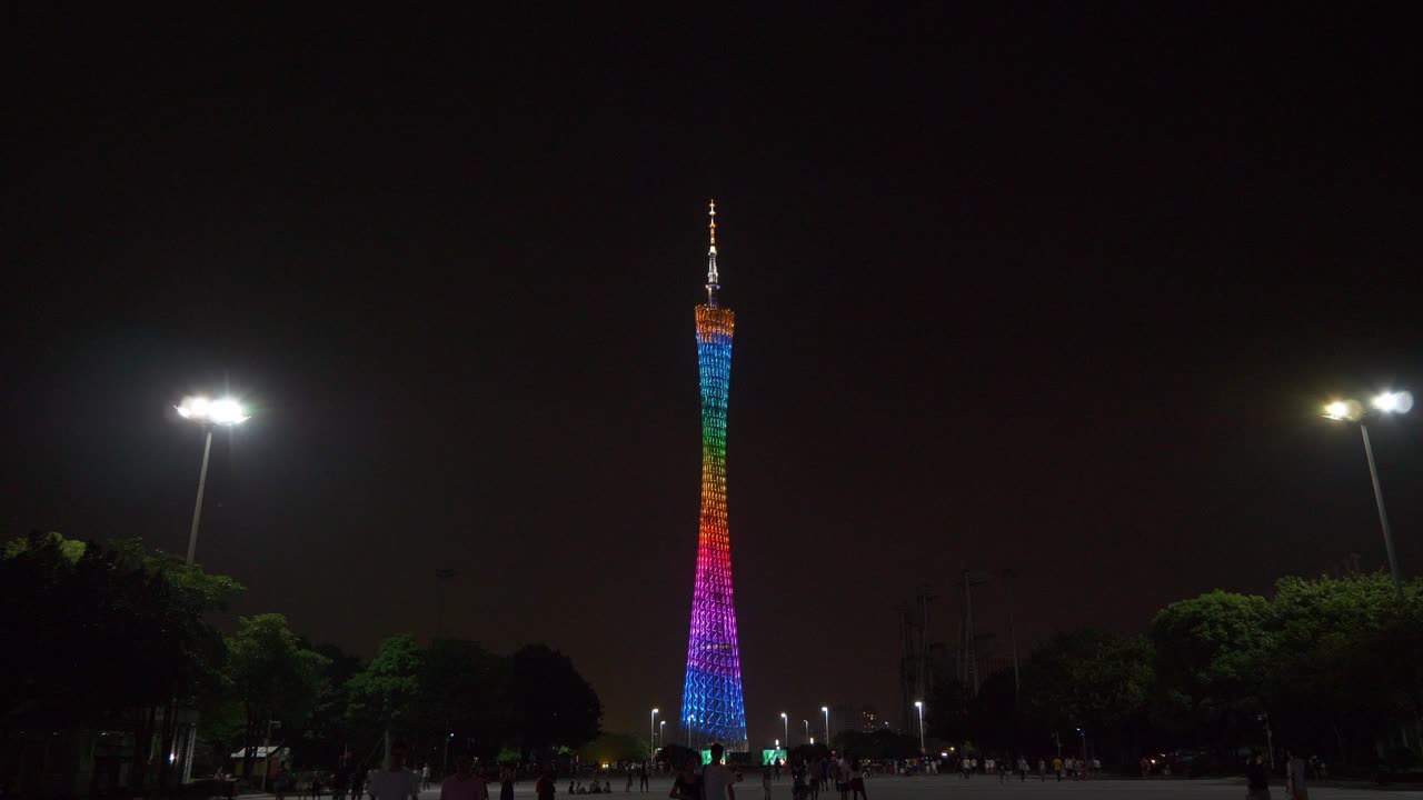 noche iluminada ciudad de guangzhou famosa torre de cantón cuadrado abarrotado panorama 4k