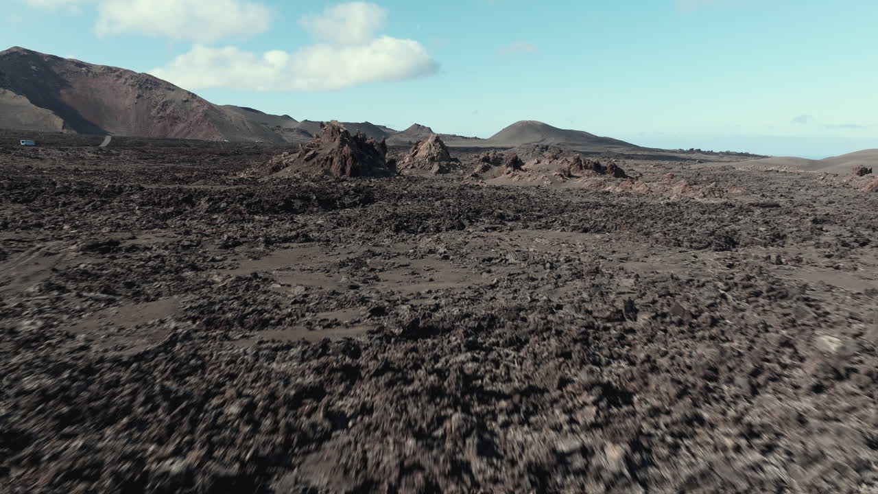 Vista aerea di un paesaggio vulcanico