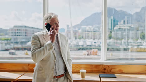 Senior-business-man,-phone-call