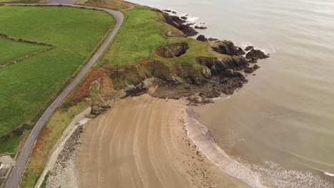 Waterford:-Der-Copper-Coast-Drive-Führt-Am-Beeindruckenden-Blowhole-In-Kilmurrin-Cove-Vorbei