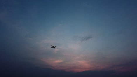 4K-plane-crossing-the-horizon