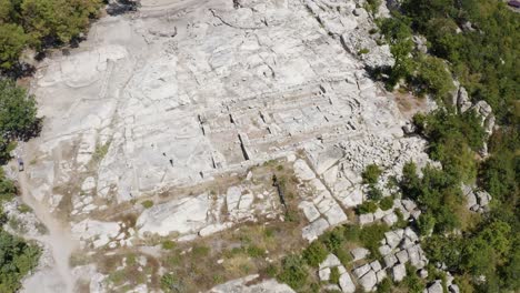 Complejo-Arqueológico-Medieval-De-Perperikon-Cerca-De-La-Ciudad-De-Kardzhali,-Sur-De-Bulgaria