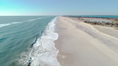 Meereswellen-Und-Strand-An-Der-Südküste-Von-Long-Island-Im-Winter