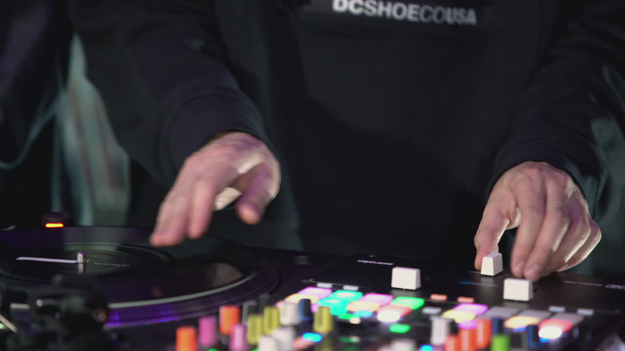 el rendimiento de dj