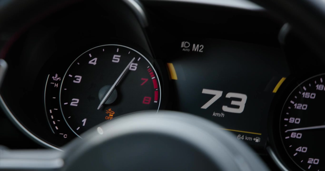 Alfa Romeo Quadrifoglio Beschleunigung auf dem Drehzahlmesser