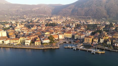 vista aérea ciudad iseo en italia