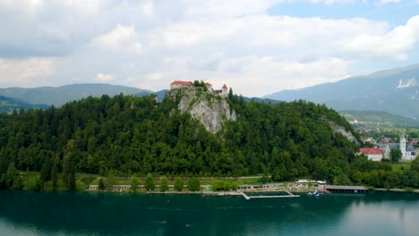 Slovenia-Beautiful-Nature---resort-Lake-Bled.