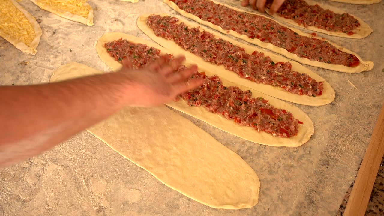 pizza tradicional turca llamada pide