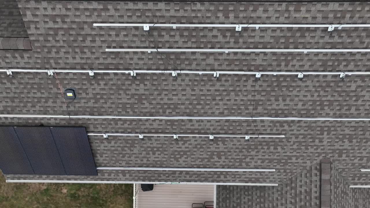 paneles solares en techos de tejas residenciales