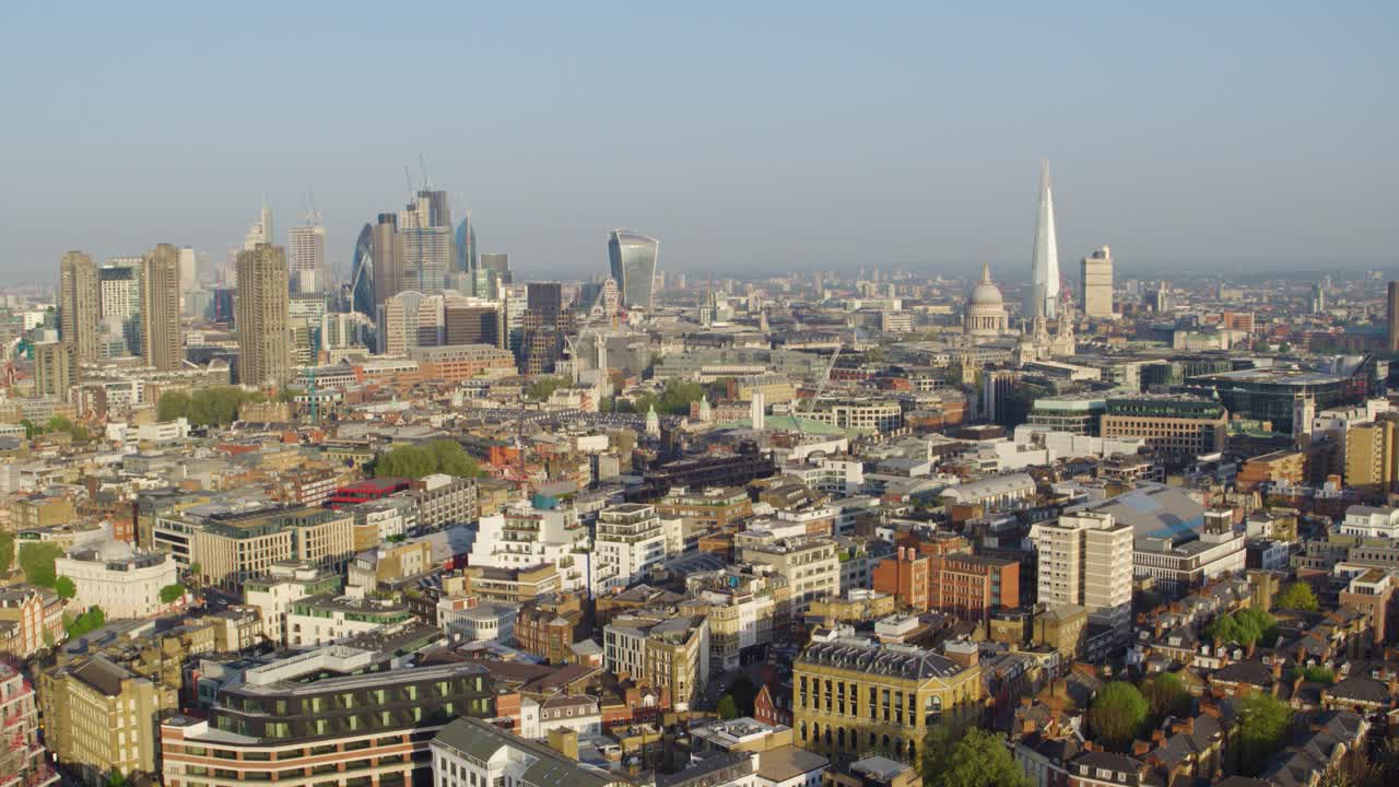 무인 항공기에서 중앙 런던 샷의 설정 샷