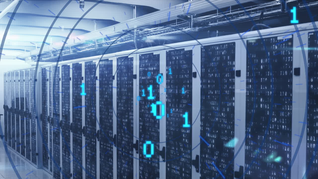 animazione di codici binari in loop in tunnel circolare su barre su rack server nella sala server