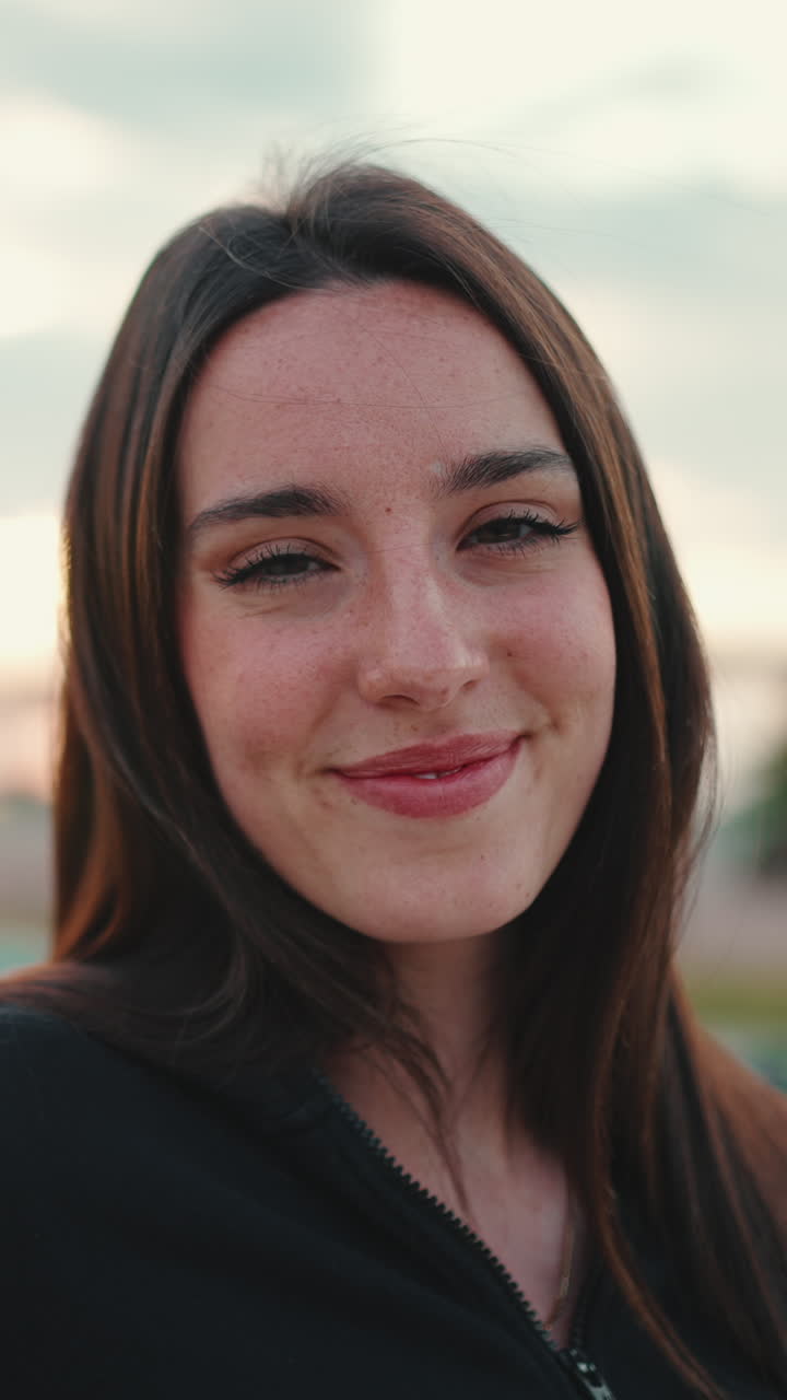 Portrait of a beautiful brunette woman