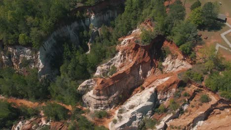 Incredible-drone-footage-of-an-enormous-canyon-on-a-bright-sunny-day