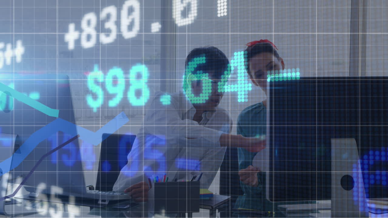 animazione dell'elaborazione dei dati del mercato azionario contro diversi uomini e donne che discutono in ufficio
