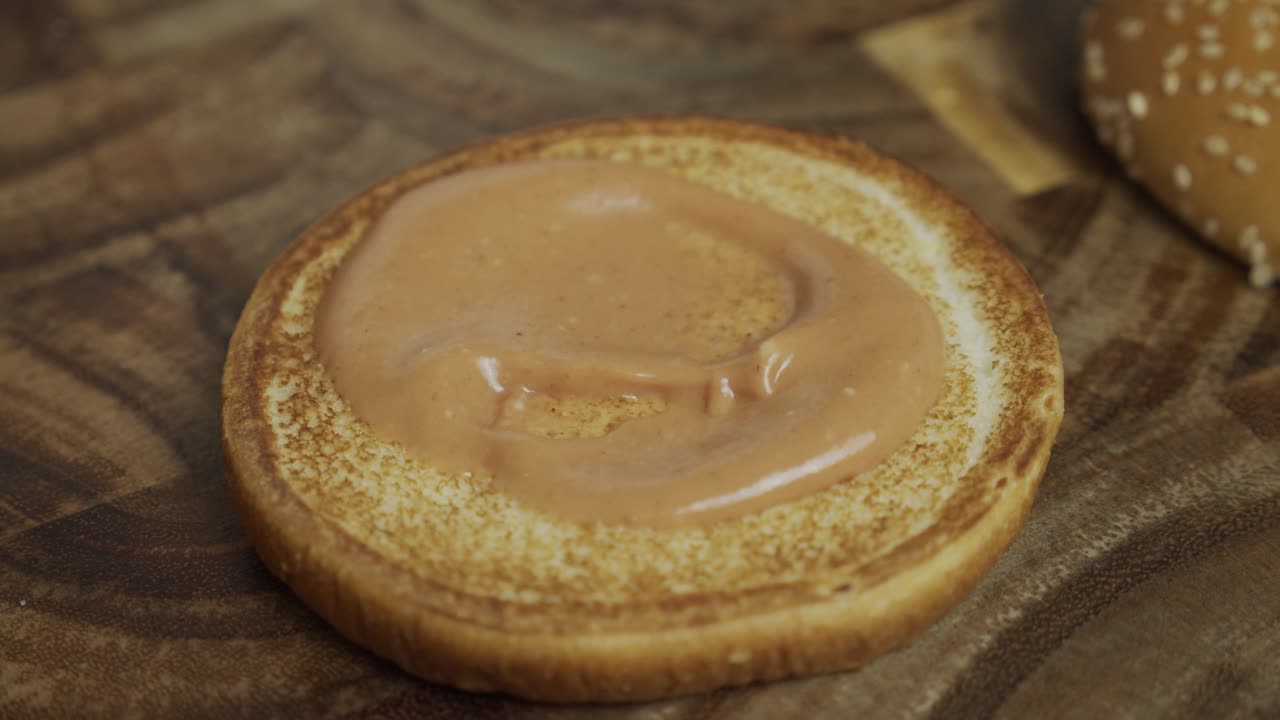 버거번에 홈메이드 소스 추가