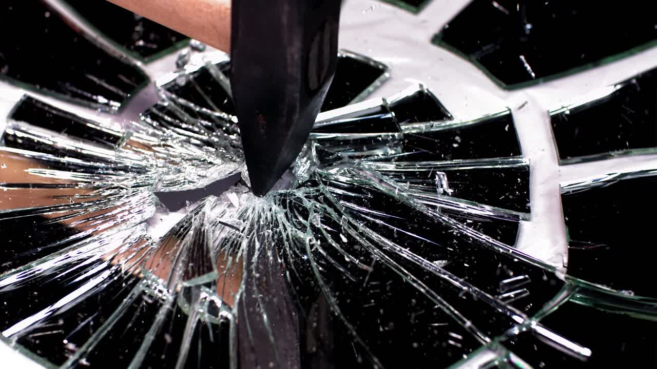 창을 부러뜨리는 도끼