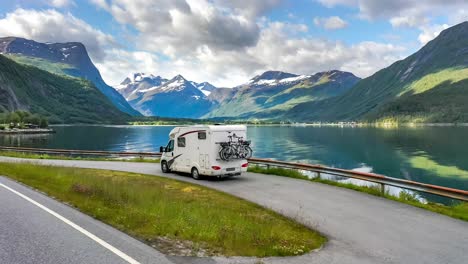 Familienurlaub,-Wohnmobil,-Urlaubsreise-Im-Wohnmobil