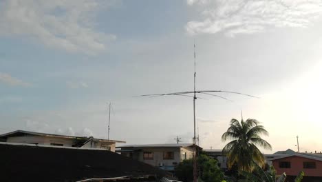 antena de plataforma de torre de comunicaciones de radioaficionados en trinidad y tobago utilizando el aire dji mavic