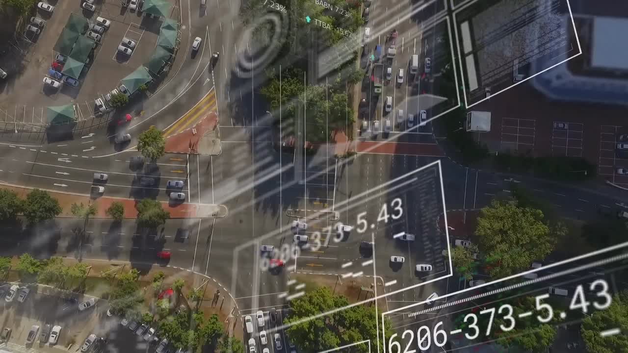 변화하는 숫자, 그래프, 로딩 서클 및 바의 애니메이션, 이동하는 차량의 항공 시각