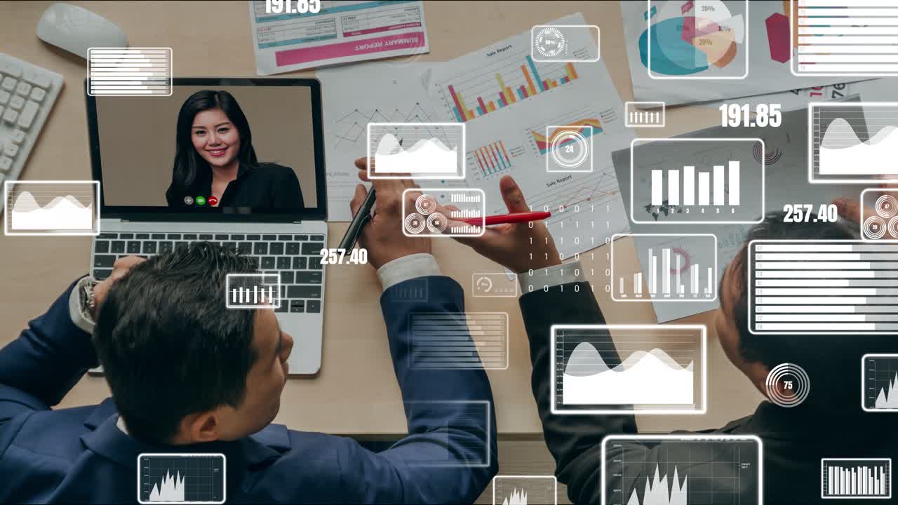 visual creativo de personas de negocios en una reunión de personal corporativo en videollamada