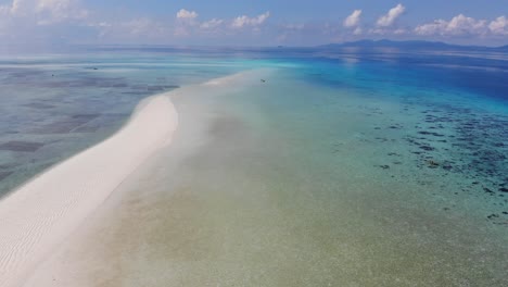 4K-Luftüberflug-über-Sandbank-In-Der-Nähe-Von-Abgelegenen-Inseln-Von-Balabac,-Palawan,-Philippinen