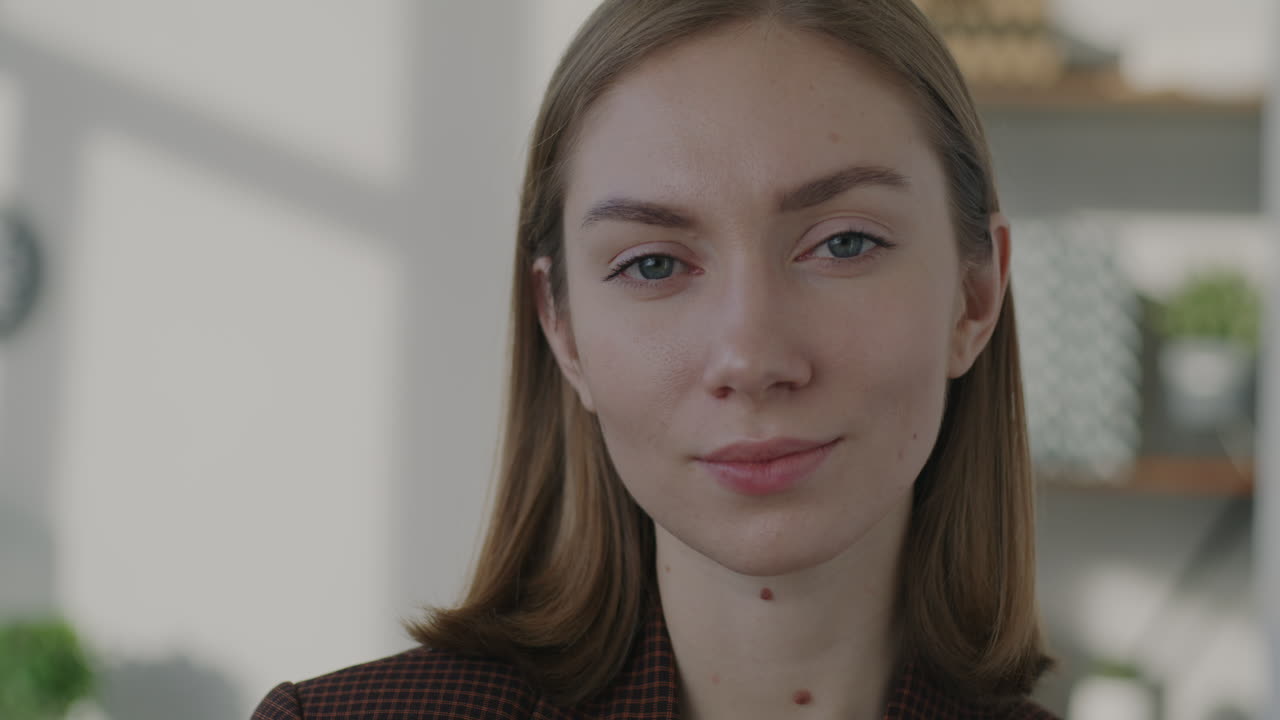 retrato de una mujer segura de sí misma