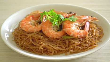 Camarones-A-La-Cazuela-O-Al-Horno-Con-Fideos-De-Vidrio-O-Camarones-En-Una-Olla-Con-Fideos