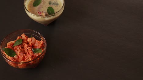 sambar, vada y chutney de coco, desayuno del sur de la india