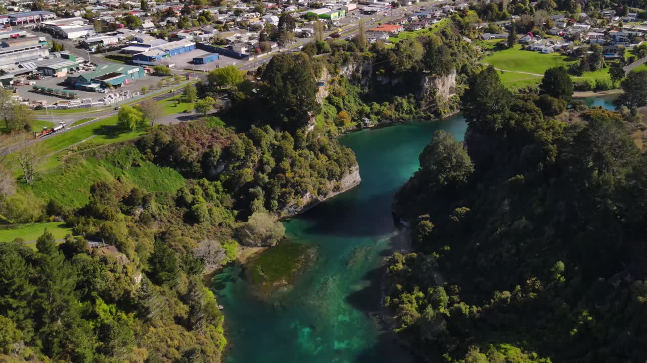 el río waikato en taupo