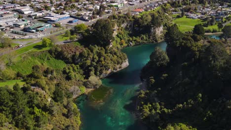 waikato river in taupo