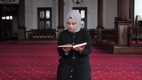 reading quran in mosque