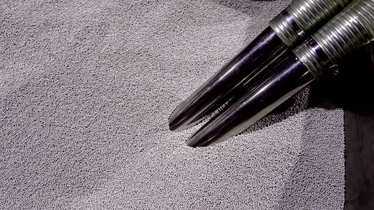 플라스틱 생산 산업을위한 컨테이너에서 펠을 흡수했습니다.