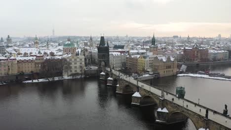 Karlsbrücke-Am-Schönen-Wintertag