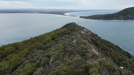 antena de la cima de la montaña tomaree, nsw, australia