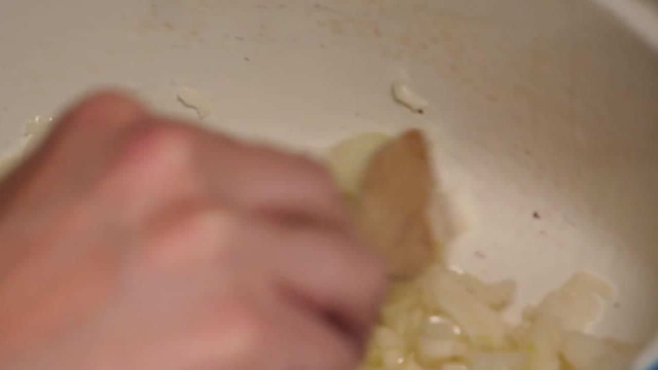 Beef bourguignon, putting the meat on the fried onions