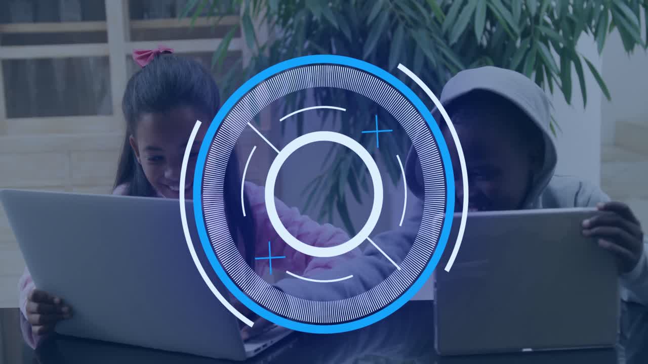 animación de escaneo de alcance sobre diversos escolares que utilizan computadoras portátiles