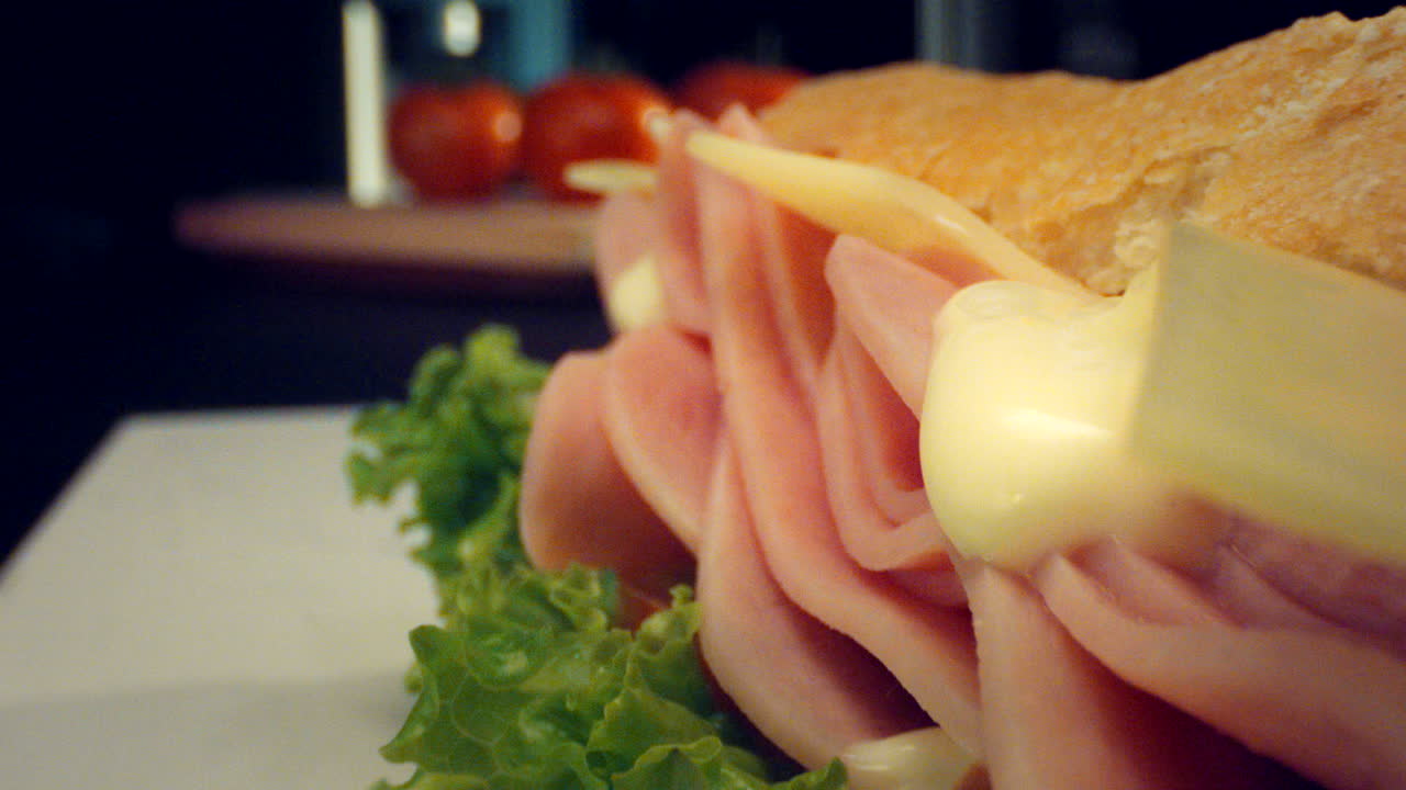 Detailed plan of cheese, ham and lettuce sandwich