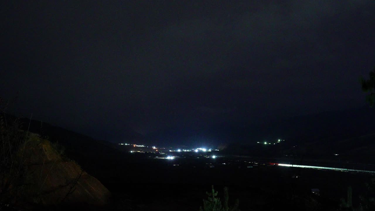 Time lapse of the city in the night