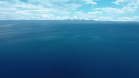 mar azul y cielo cinemagraph
