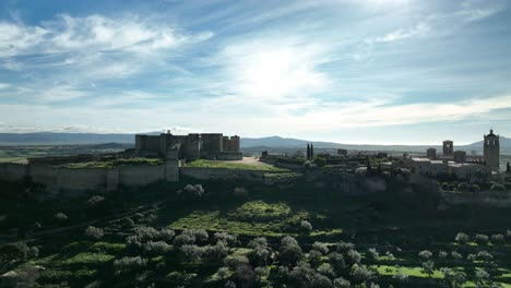 Panoramablick-Auf-Trujillo,-Aufgenommen-Mit-Meiner-Mavic-3