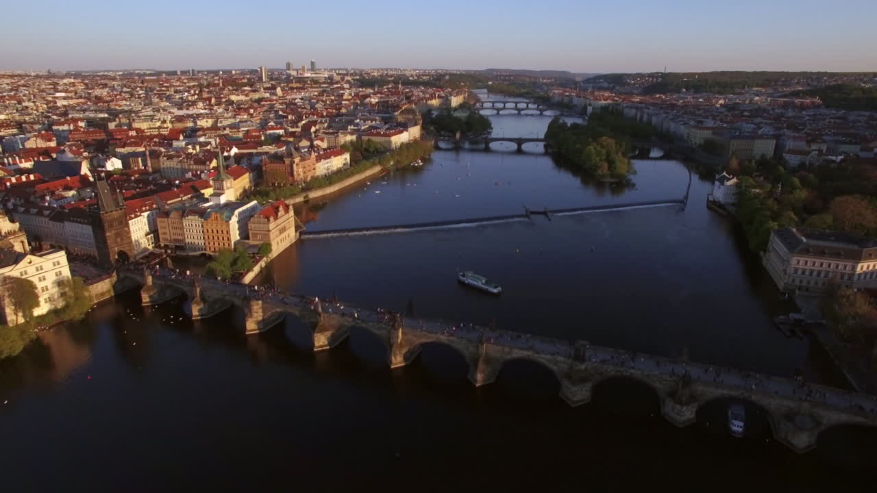 Veduta aerea di Praga con il Ponte Carlo, Repubblica Ceca