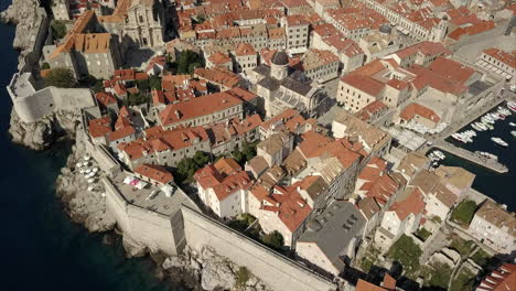 Aerial-shot-of-Dubrovnik-Old-town-in-Croatia